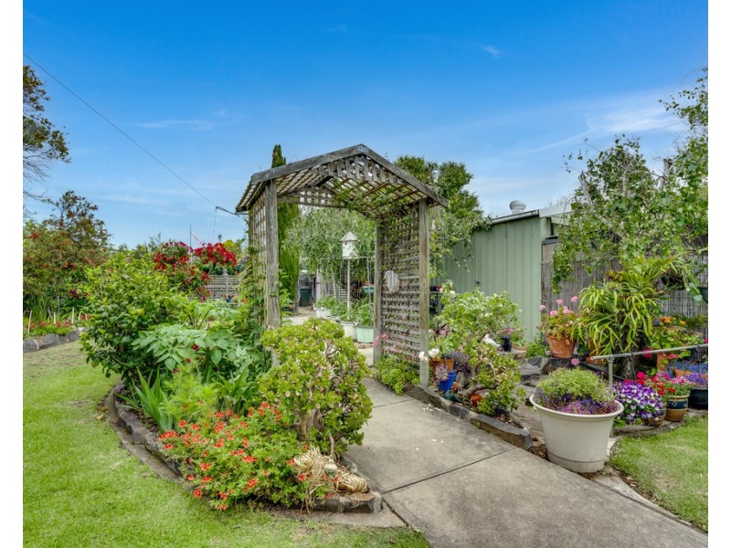 9 BOND AVENUE, Victor Harbor SA 5211