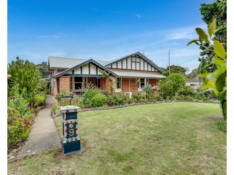 9 BOND AVENUE, Victor Harbor SA 5211
