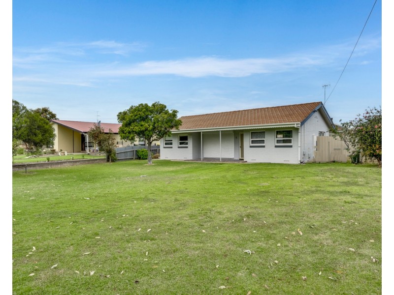 5 WATTLE DRIVE, Mccracken SA 5211