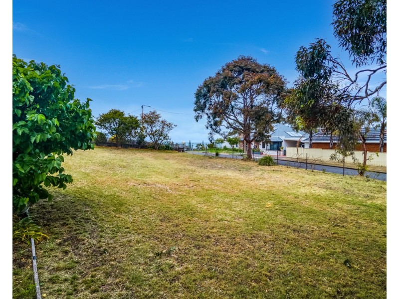 22 LAWSON STREET, Victor Harbor SA 5211