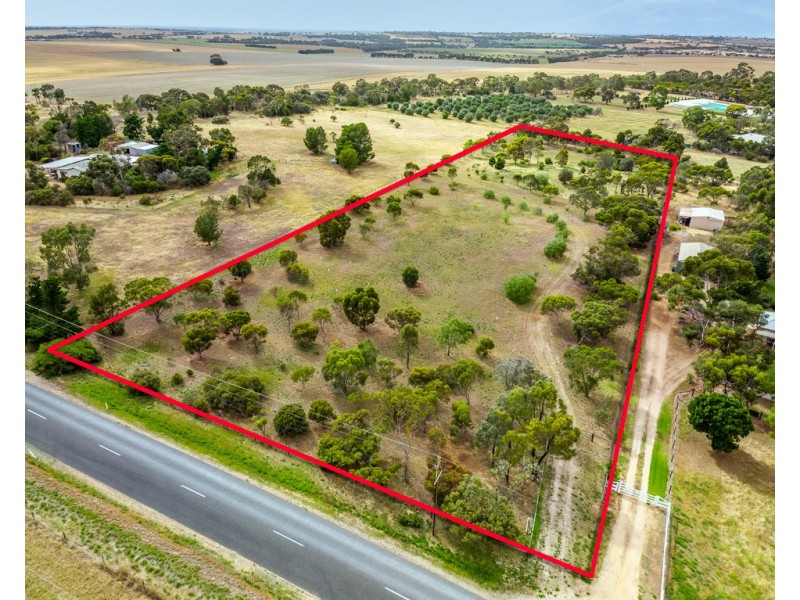 64 BURNSIDE ROAD, Strathalbyn SA 5255