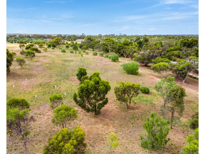 64 BURNSIDE ROAD, Strathalbyn SA 5255