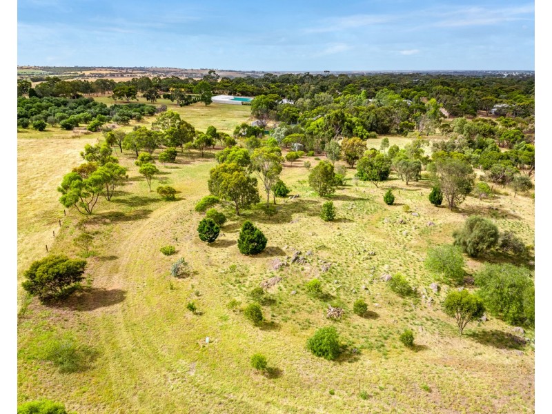 64 BURNSIDE ROAD, Strathalbyn SA 5255