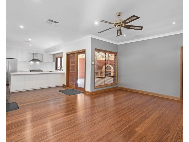 15 HOPE STREET, Encounter Bay SA 5211