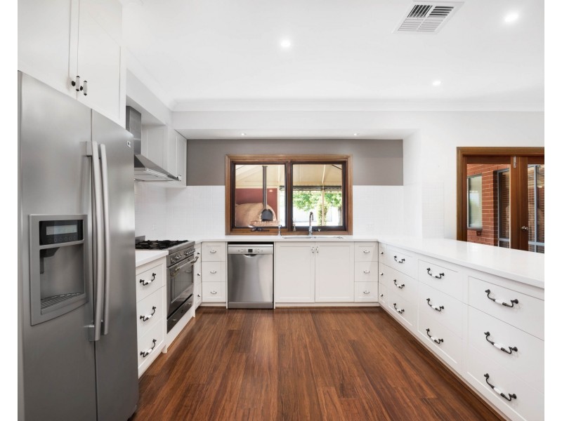 15 HOPE STREET, Encounter Bay SA 5211