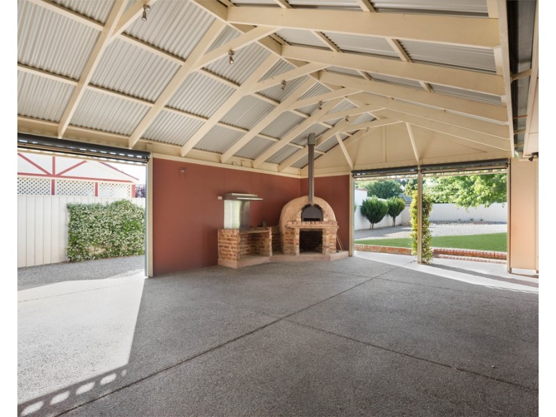 15 HOPE STREET, Encounter Bay SA 5211