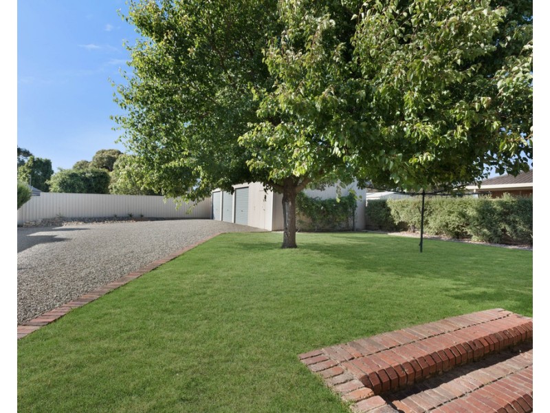 15 HOPE STREET, Encounter Bay SA 5211