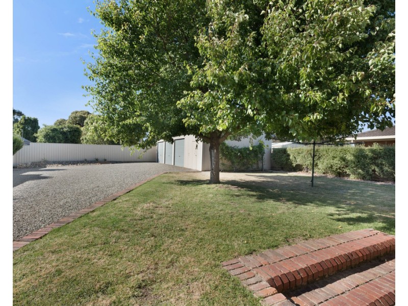 15 HOPE STREET, Encounter Bay SA 5211