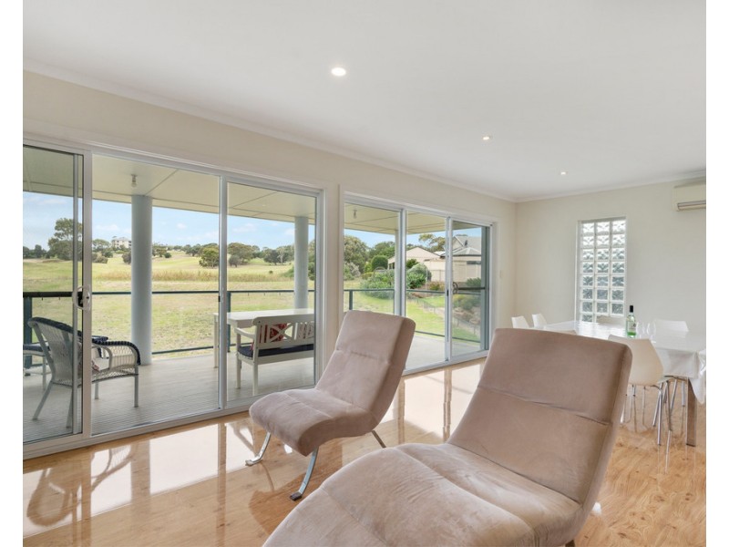 56 CUDMORE ROAD, Mccracken SA 5211