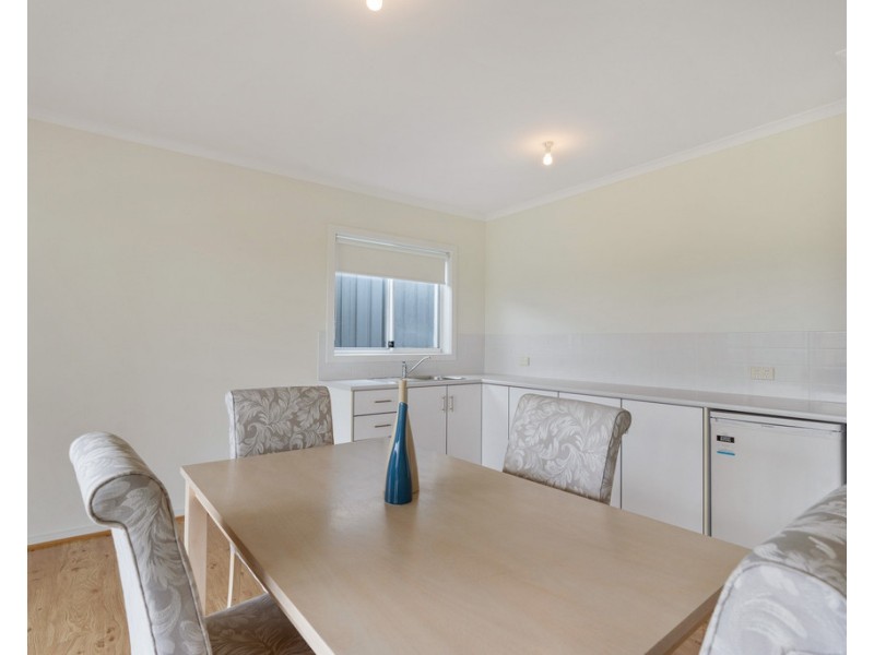 56 CUDMORE ROAD, Mccracken SA 5211