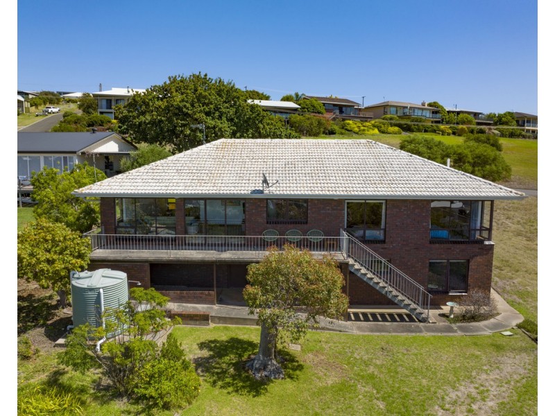 10 SEACREST AVENUE, Encounter Bay SA 5211