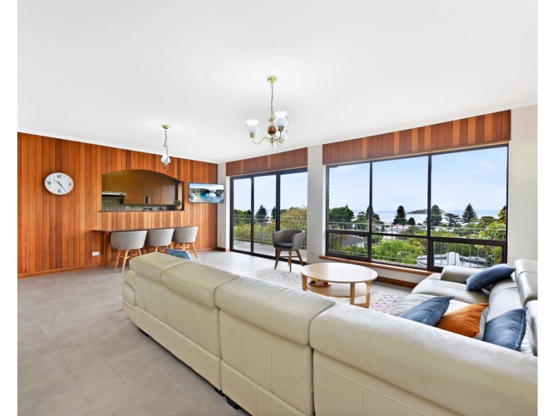 10 SEACREST AVENUE, Encounter Bay SA 5211