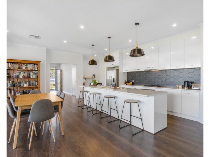 6 GRIBBLE COURT, Encounter Bay SA 5211