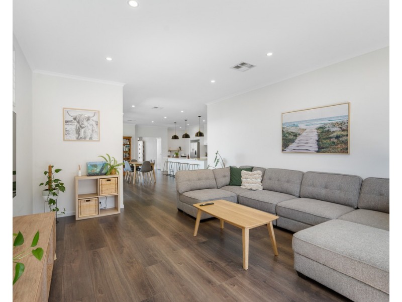 6 GRIBBLE COURT, Encounter Bay SA 5211