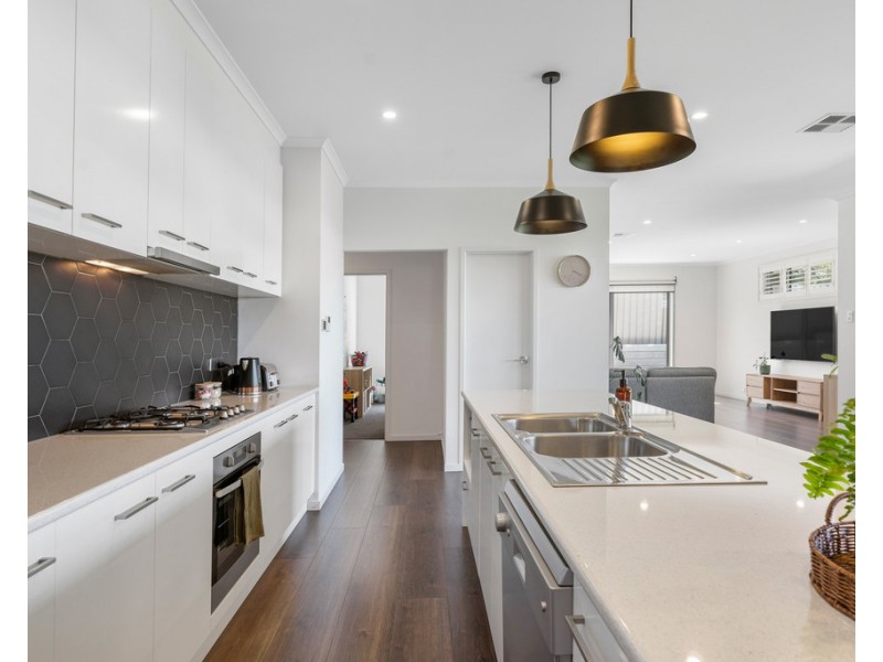 6 GRIBBLE COURT, Encounter Bay SA 5211