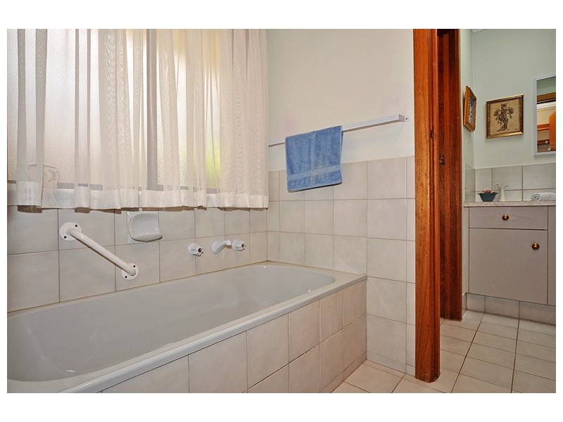 4 Hay Court, Victor Harbor SA 5211