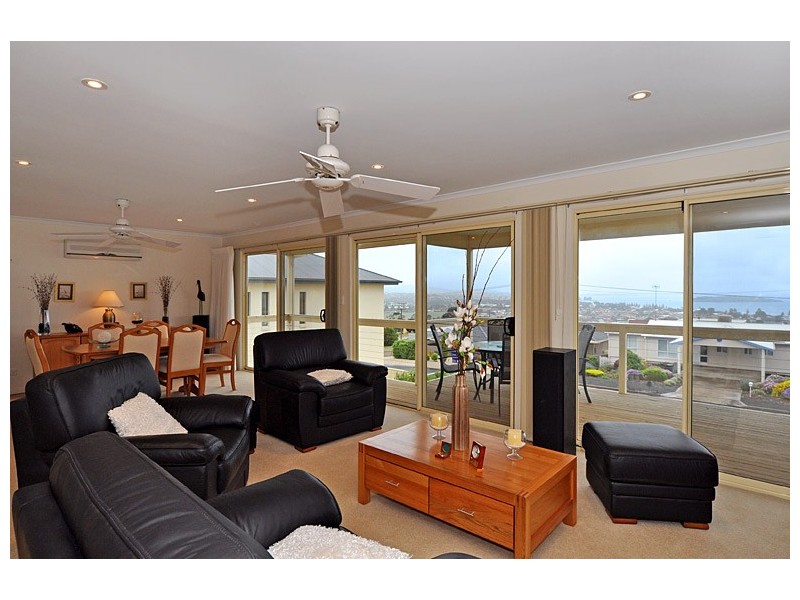 5 Norma Crescent, Encounter Bay SA 5211