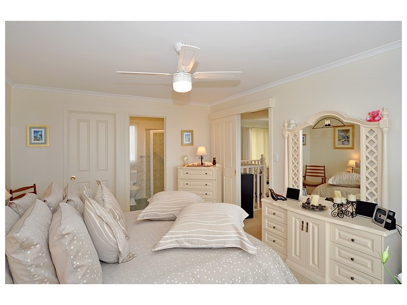 5 Norma Crescent, Encounter Bay SA 5211