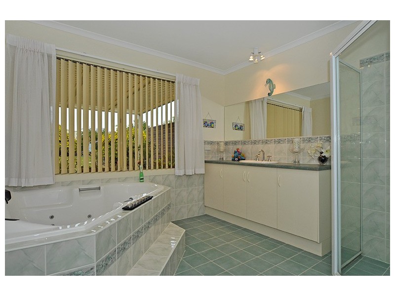 5 Norma Crescent, Encounter Bay SA 5211