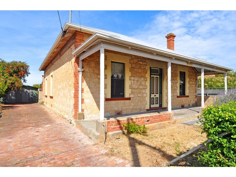 19 Seaview Road, Victor Harbor SA 5211