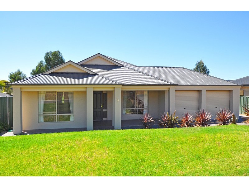 15 Jasmin Drive, Victor Harbor SA 5211