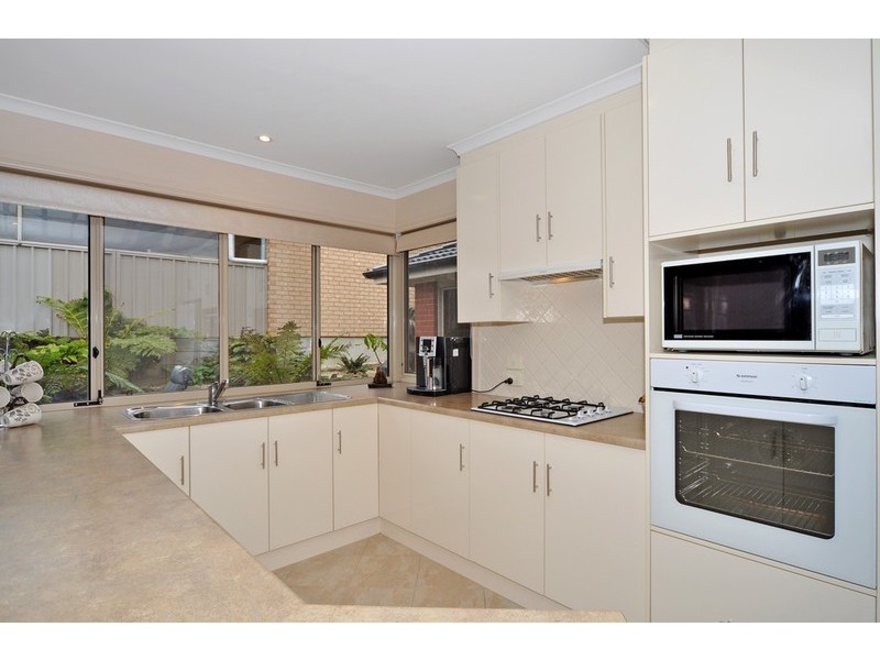 15 Heysen Parade, Hayborough SA 5211
