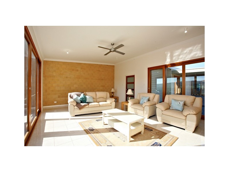 11 Manna Gum Avenue, Hayborough SA 5211