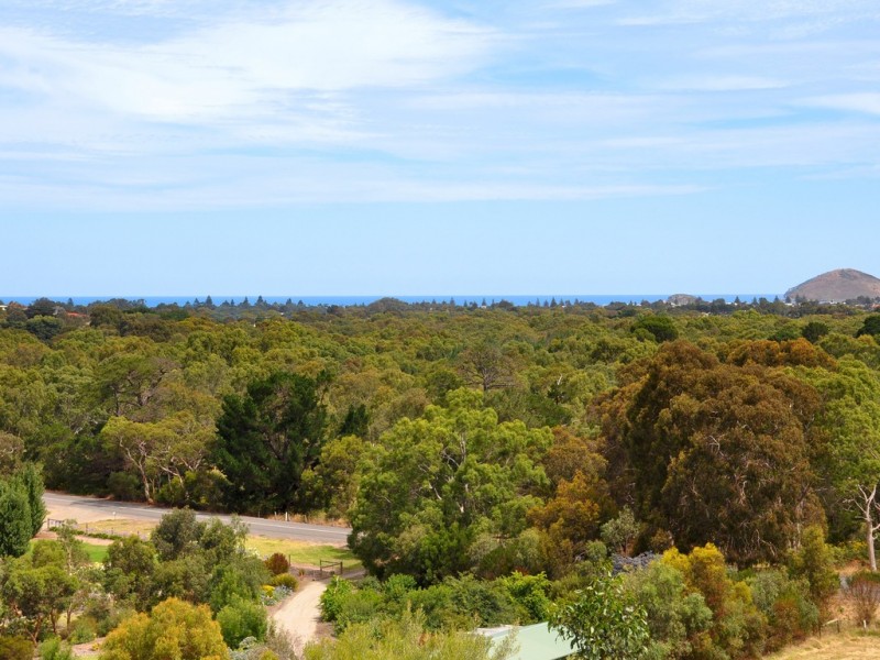 4 Finniss Road, Victor Harbor SA 5211