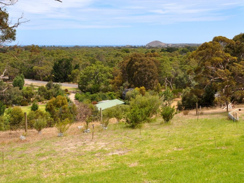 4 Finniss Road, Victor Harbor SA 5211