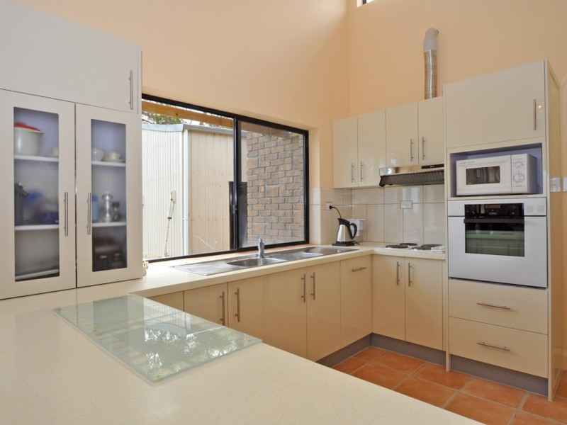 4 Finniss Road, Victor Harbor SA 5211