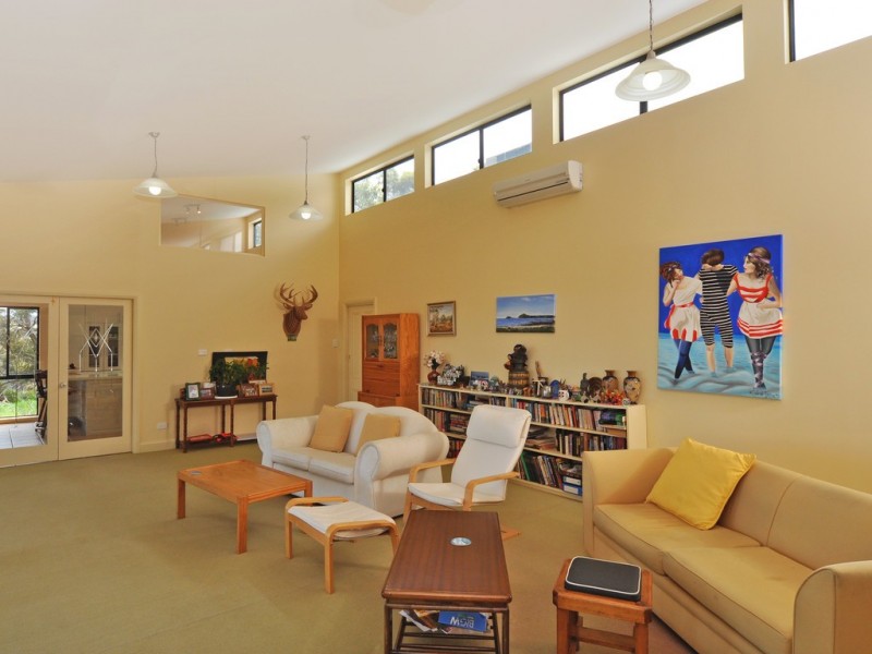 4 Finniss Road, Victor Harbor SA 5211