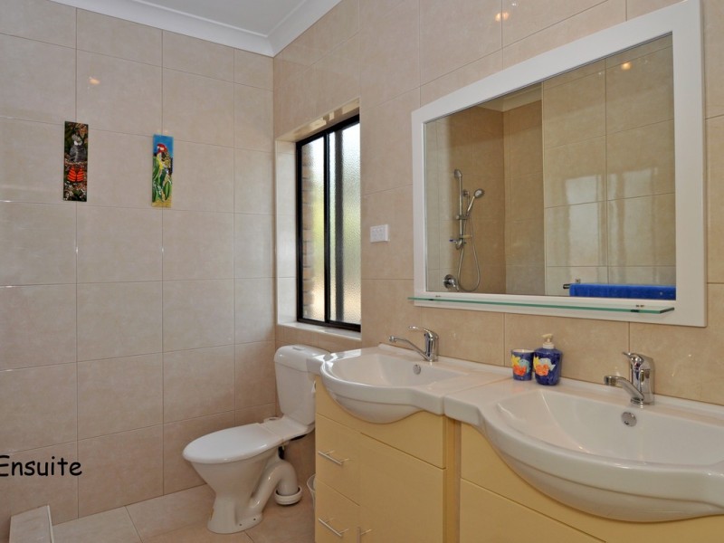 4 Finniss Road, Victor Harbor SA 5211