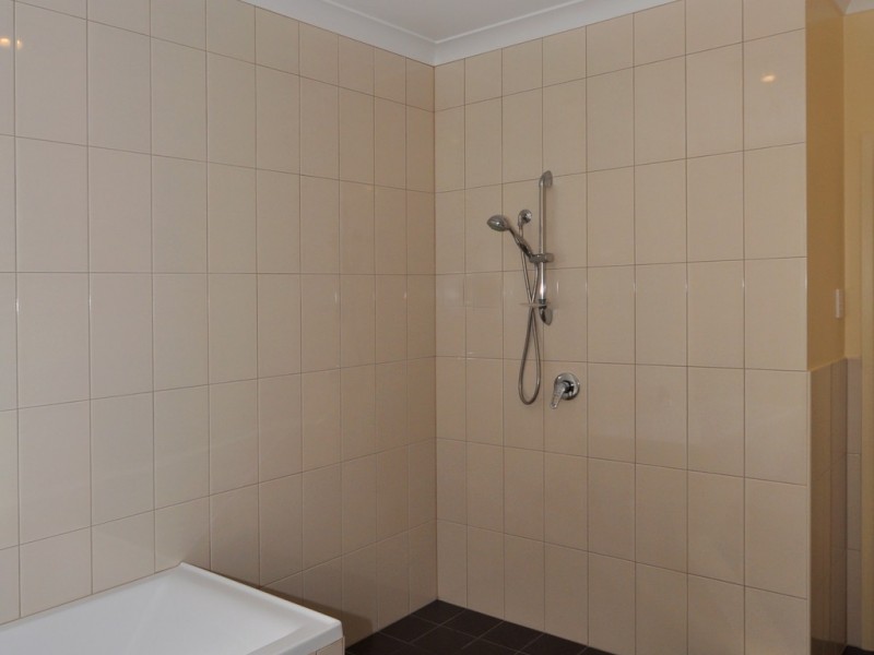 4 Finniss Road, Victor Harbor SA 5211