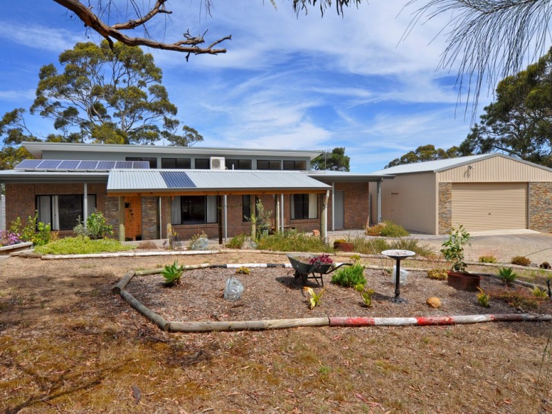 4 Finniss Road, Victor Harbor SA 5211