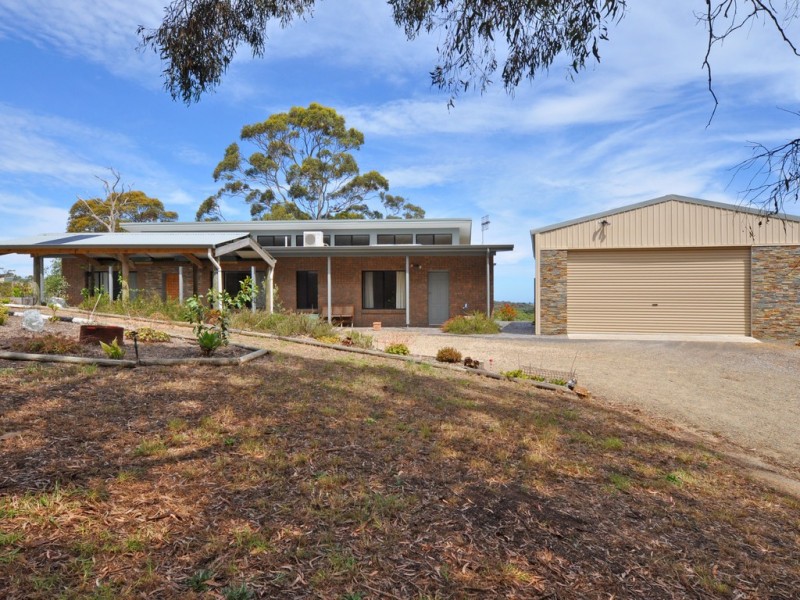 4 Finniss Road, Victor Harbor SA 5211
