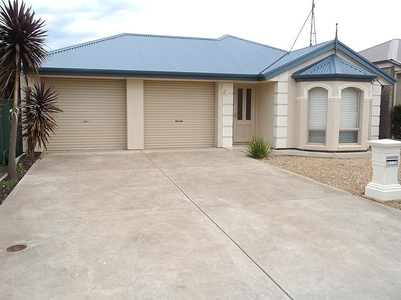 12 Robb Street, Encounter Bay SA 5211