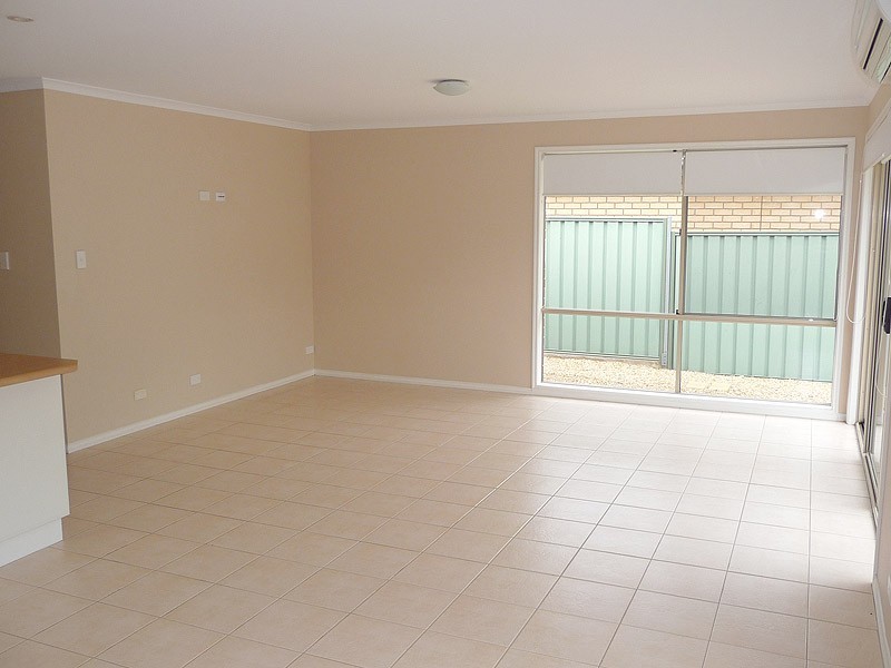 12 Robb Street, Encounter Bay SA 5211