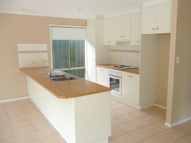 12 Robb Street, Encounter Bay SA 5211