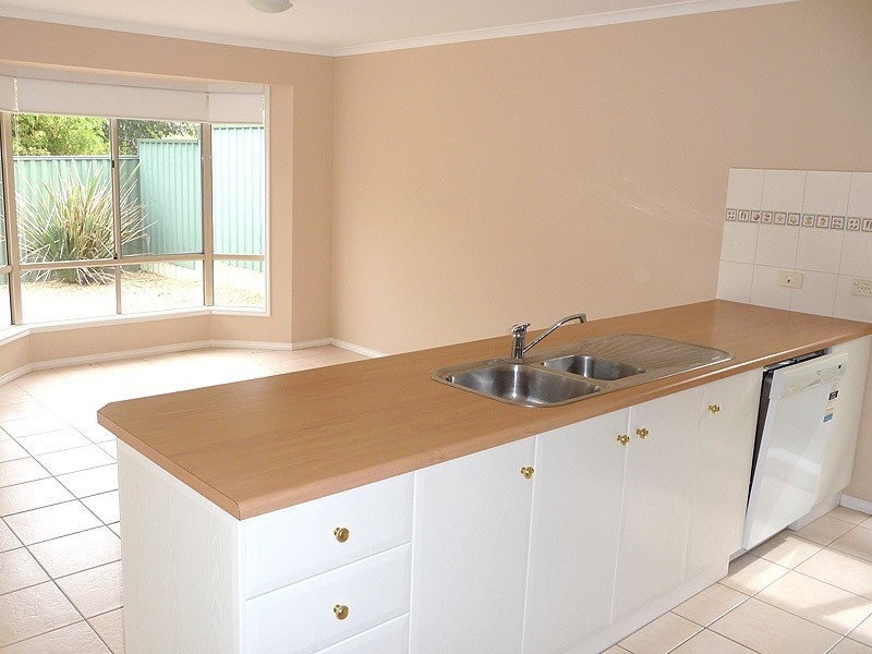 12 Robb Street, Encounter Bay SA 5211