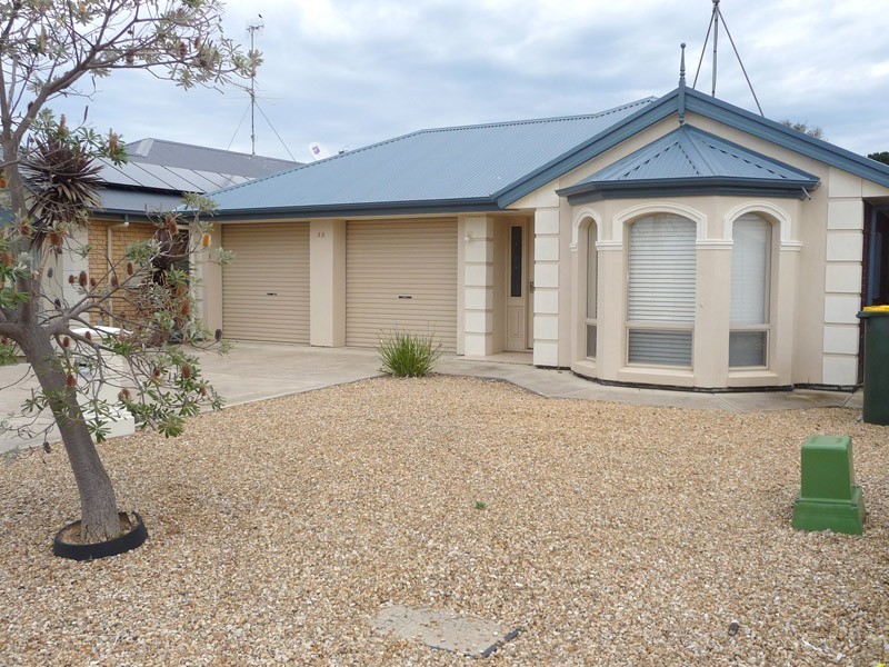 12 Robb Street, Encounter Bay SA 5211