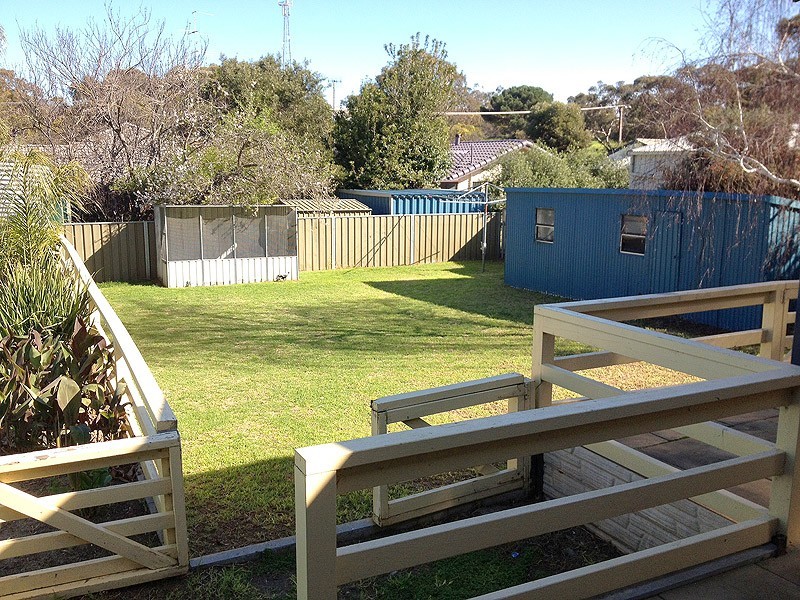 11 Folkestone Tce, Victor Harbor SA 5211