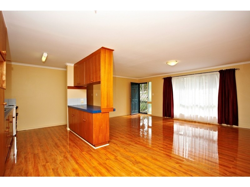 11 Folkestone Tce, Victor Harbor SA 5211