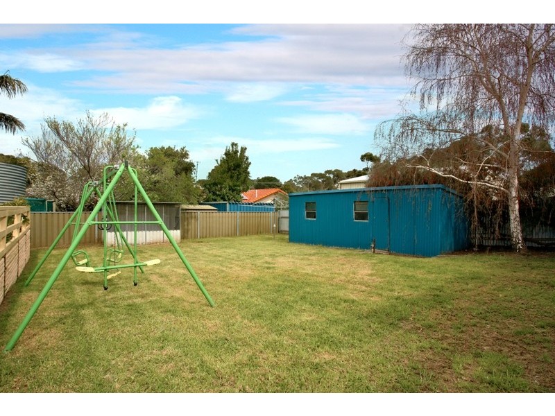 11 Folkestone Tce, Victor Harbor SA 5211