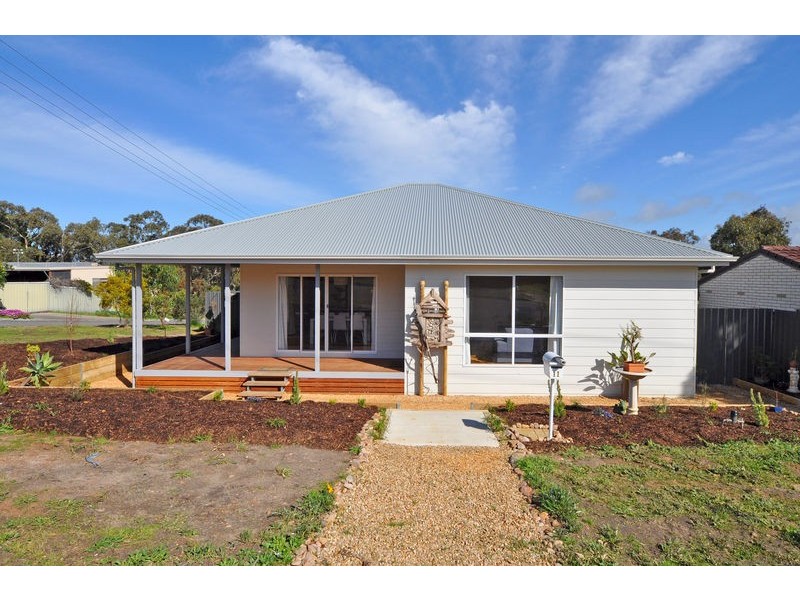 11 James Avenue, Victor Harbor SA 5211