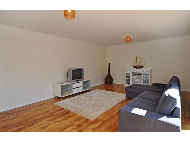 11 James Avenue, Victor Harbor SA 5211