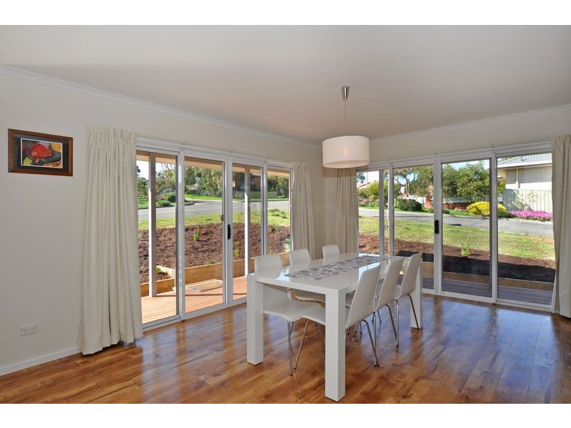 11 James Avenue, Victor Harbor SA 5211