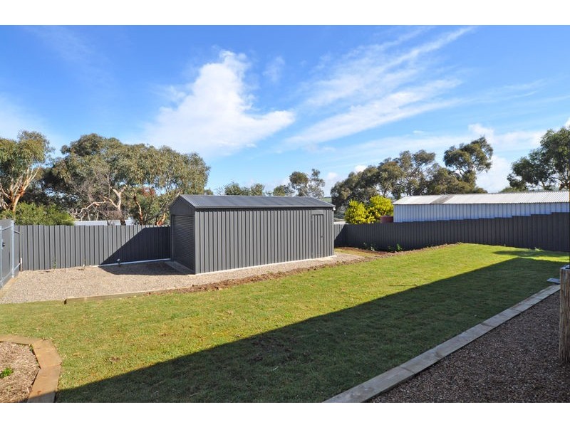 11 James Avenue, Victor Harbor SA 5211