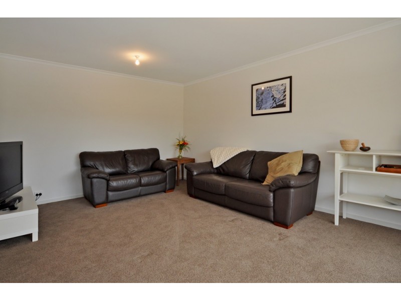 9 Dinan Road, Victor Harbor SA 5211