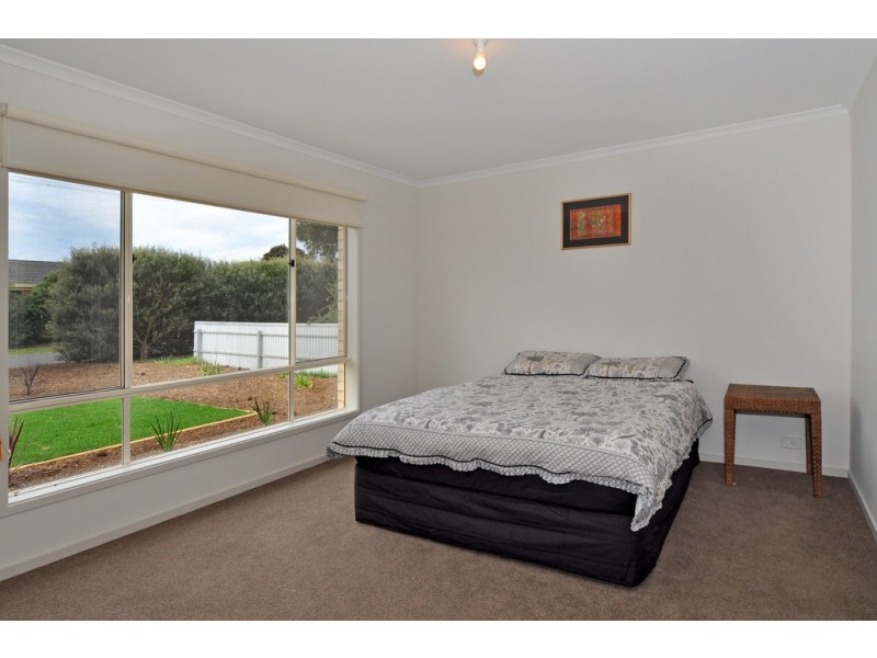 9 Dinan Road, Victor Harbor SA 5211