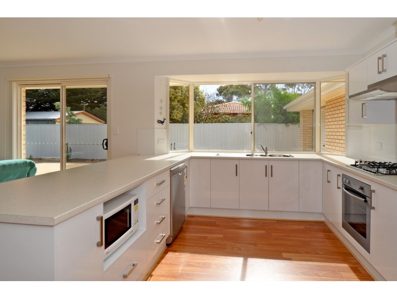 9 Dinan Road, Victor Harbor SA 5211